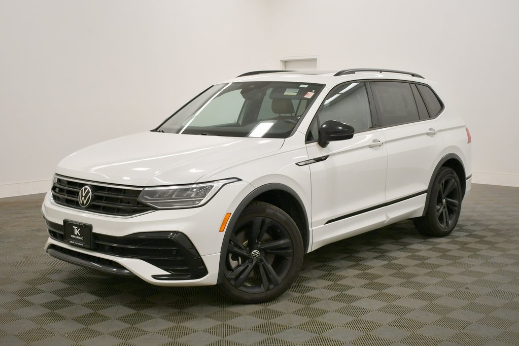 Used 2023 Volkswagen Tiguan SE R-LINE BLACK with VIN 3VV8B7AX8PM058416 for sale in Rochester, Minnesota
