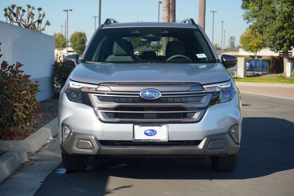 2026 Subaru Forester Premium photo 4