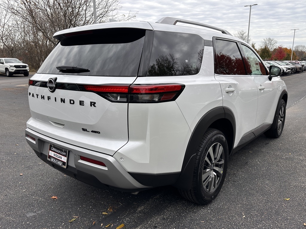 2025 Nissan Pathfinder SL photo 3