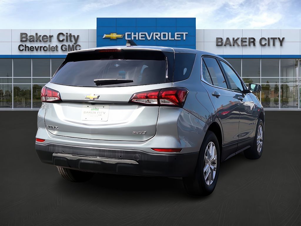 2024 Chevrolet Equinox LT photo 3