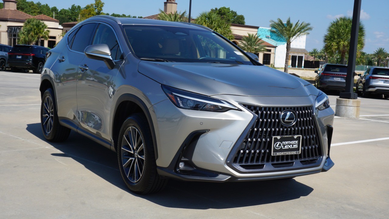 2025 Lexus NX Premium photo 3