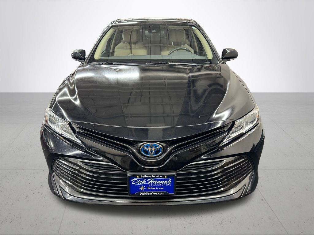 2018 Toyota Camry Hybrid LE photo 9