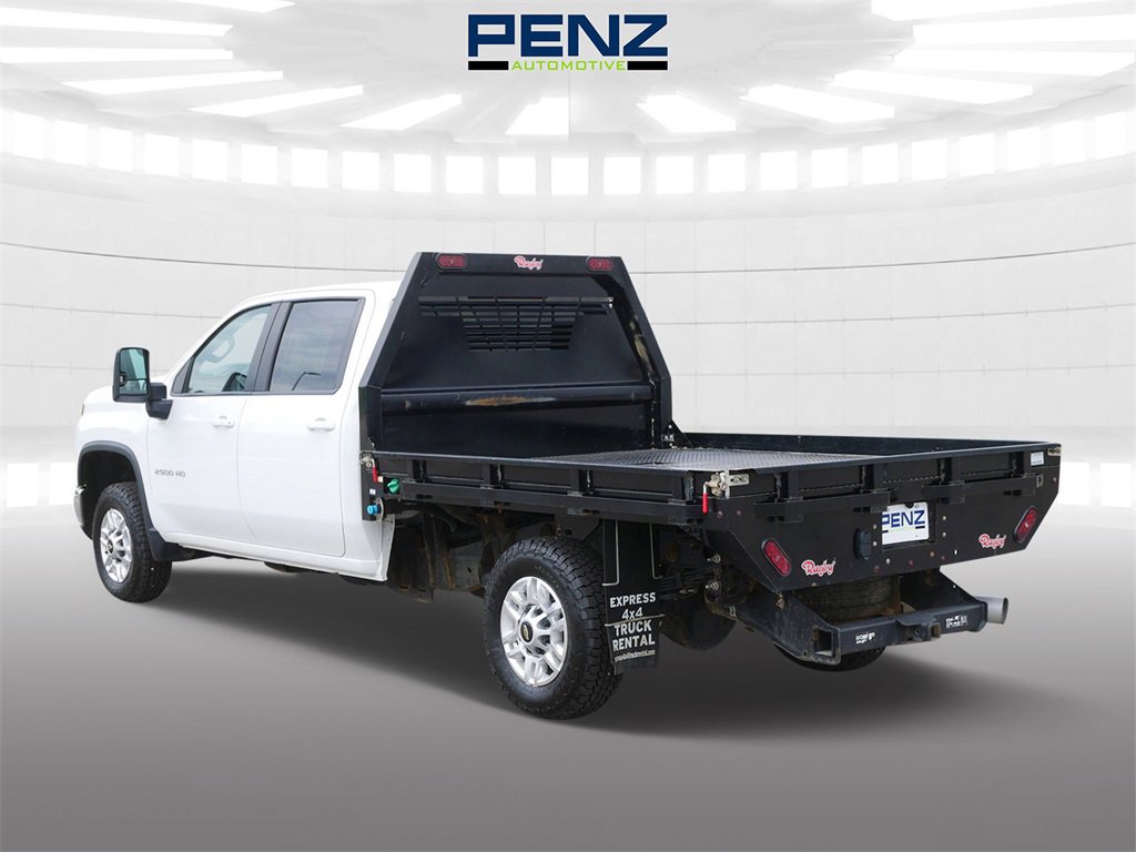 2024 Chevrolet Silverado 2500HD LT photo 2