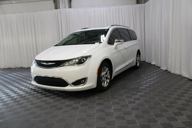 2019 Chrysler Pacifica Limited photo 23