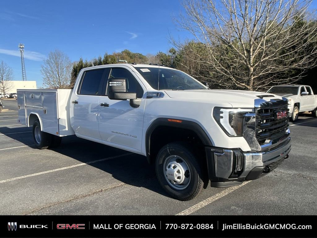 2025 GMC Sierra 3500 Chassis Cab Pro's photo