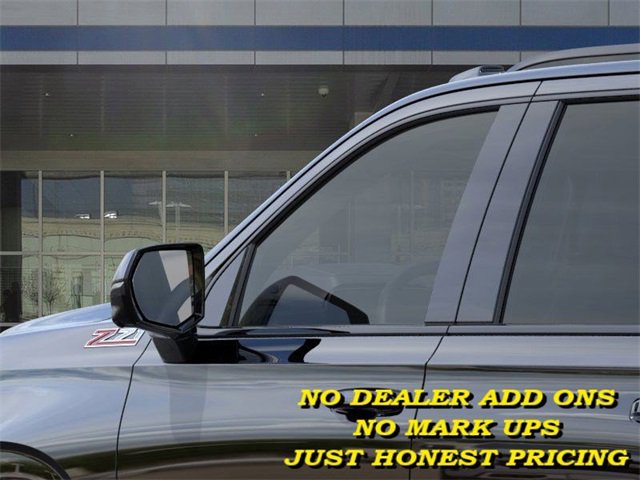 2025 Chevrolet Suburban Z71 photo 10
