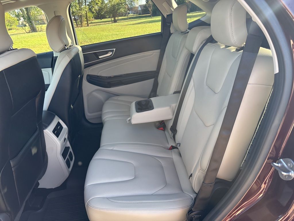 2018 Ford Edge Titanium photo 28