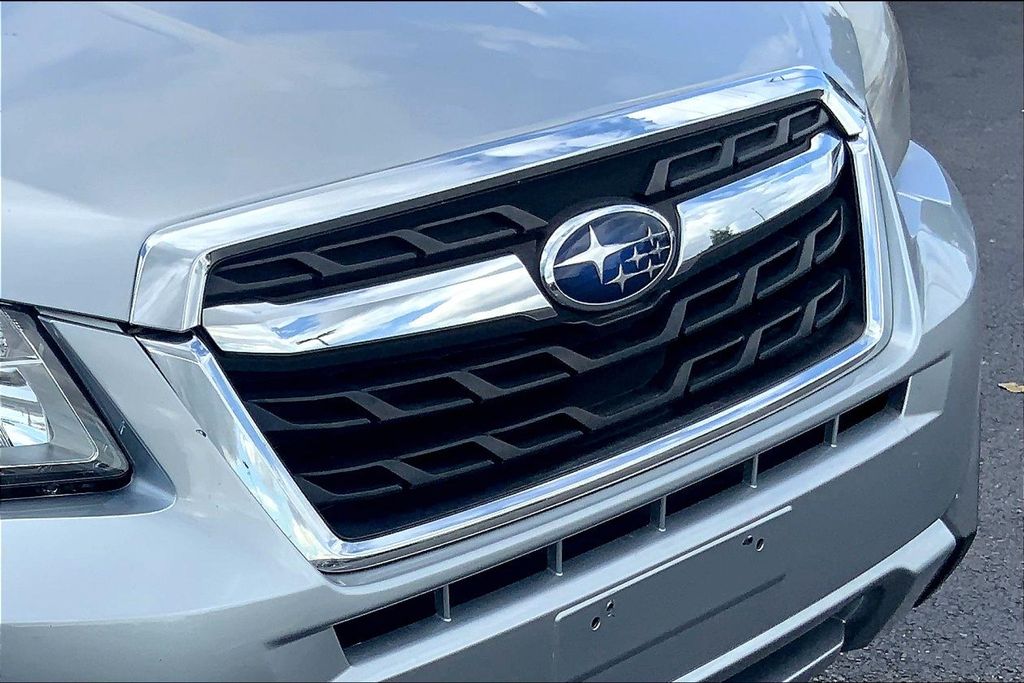 2017 Subaru Forester 2.5i Premium photo 29