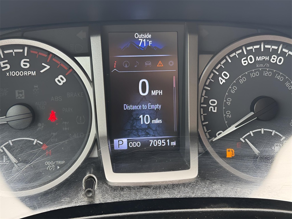 2023 Toyota Tacoma SR5 photo 9