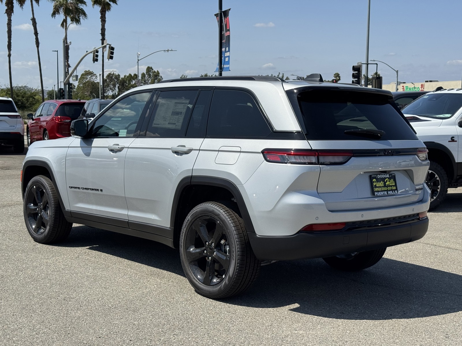 2025 Jeep Grand Cherokee Limited photo 4