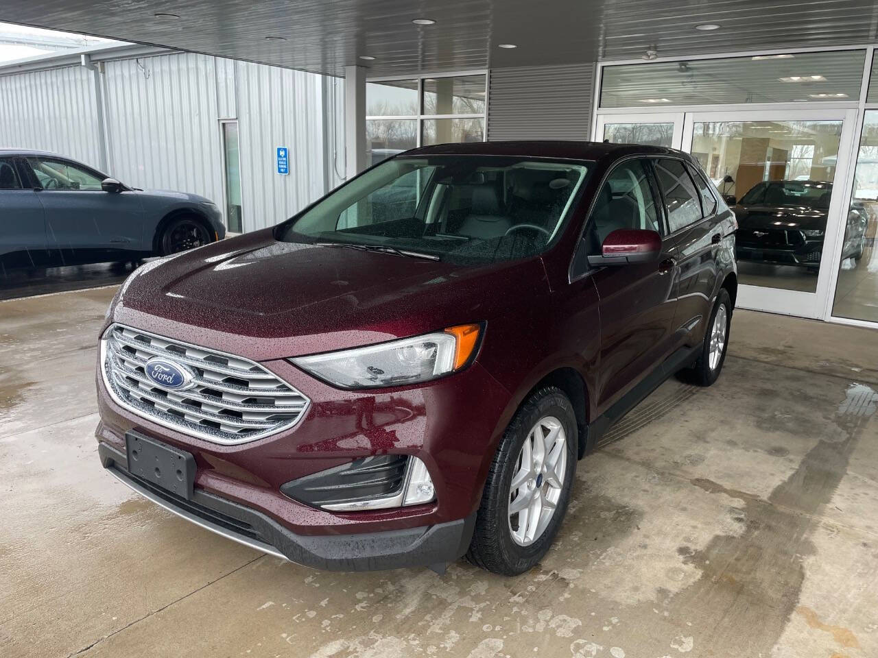 2022 Ford Edge SEL's photo