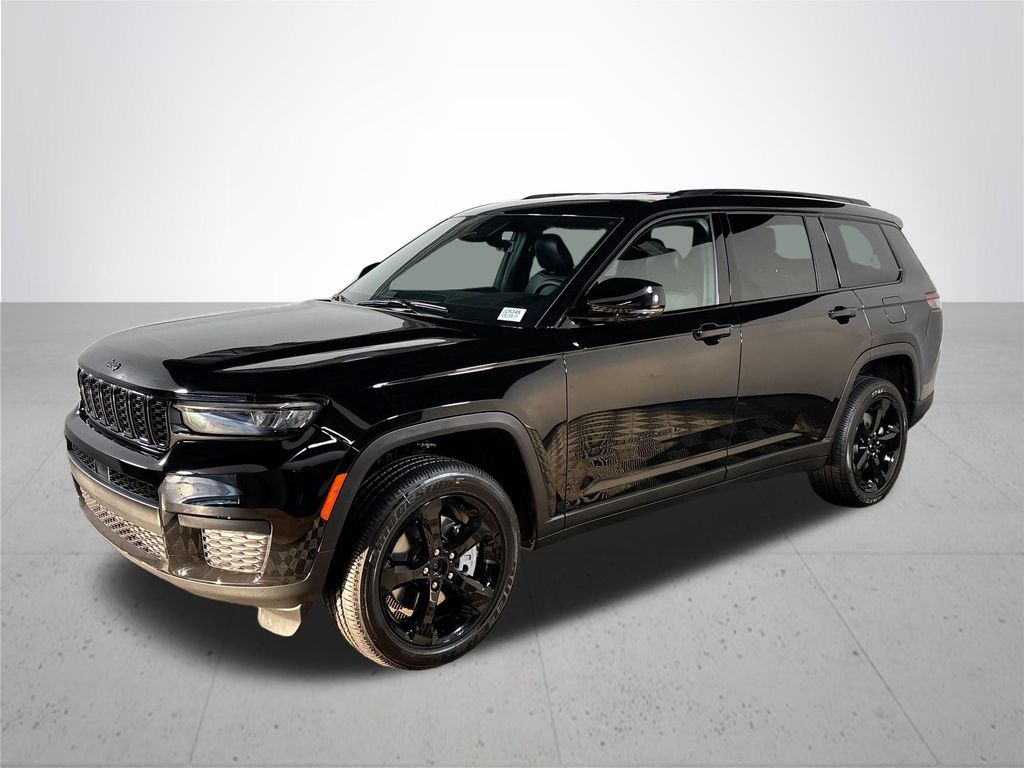 2025 Jeep Grand Cherokee Altitude photo 2