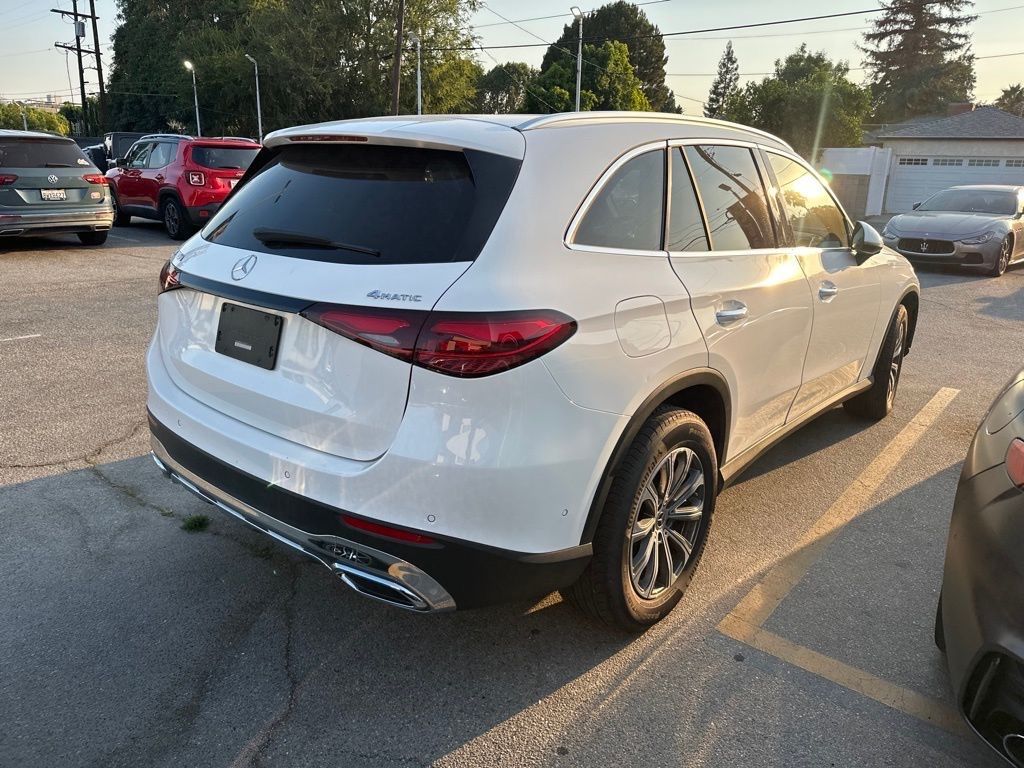 2024 Mercedes Benz GLC 300 4MATIC photo 3