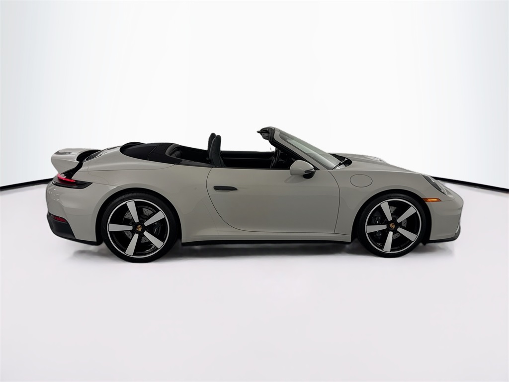 2025 Porsche 911 photo 4
