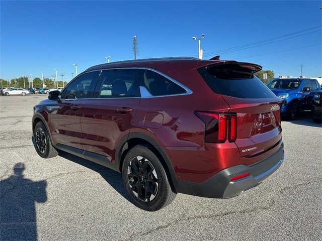 2025 Kia Sorento S photo 3