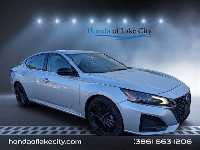 2024 Nissan Altima SR's photo