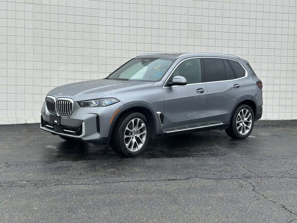 Used 2024 Skyscraper Gray Metallic BMW xDrive40i image 1