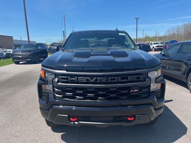 2025 Chevrolet Silverado 1500 Custom Trail Boss photo 2