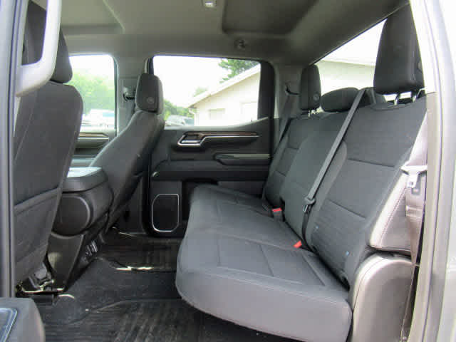 2023 Chevrolet Silverado 1500 LT photo 4