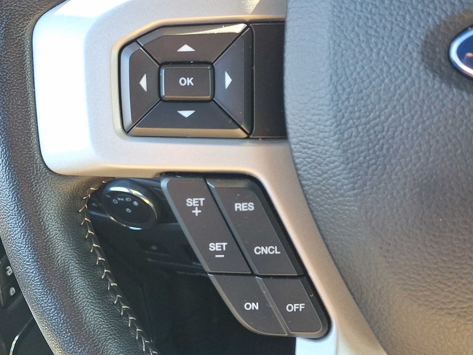 2022 Ford F-250 Lariat photo 21