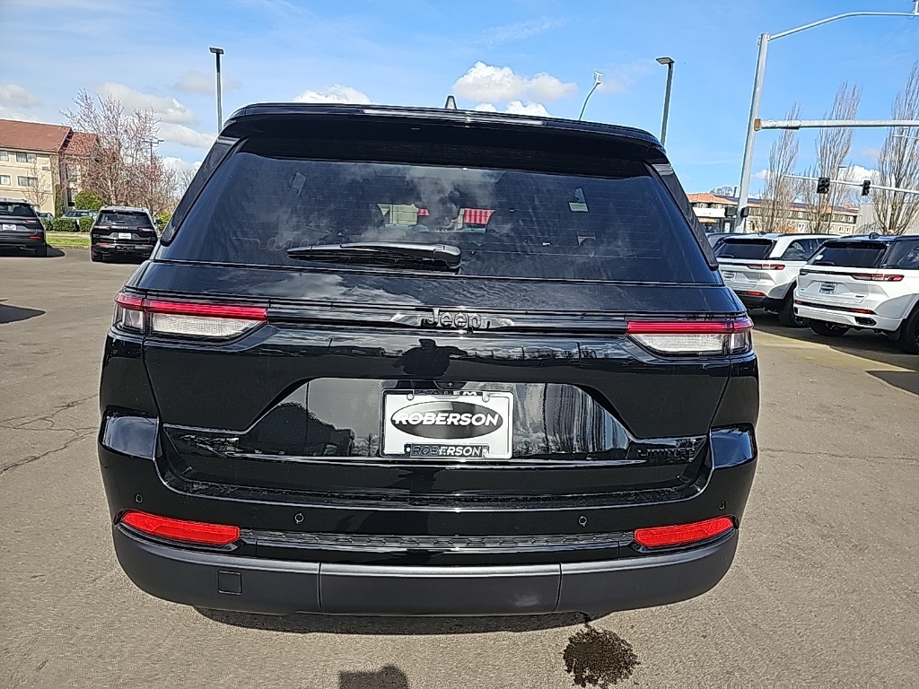 2025 Jeep Grand Cherokee Limited photo 4