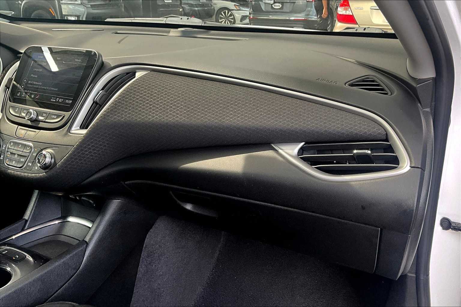 2023 Chevrolet Malibu 1LT photo 16
