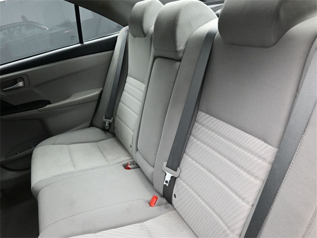 2016 Toyota Camry LE photo 12