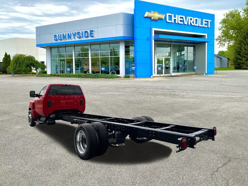 2024 Chevrolet Silverado 6500HD LT photo 4