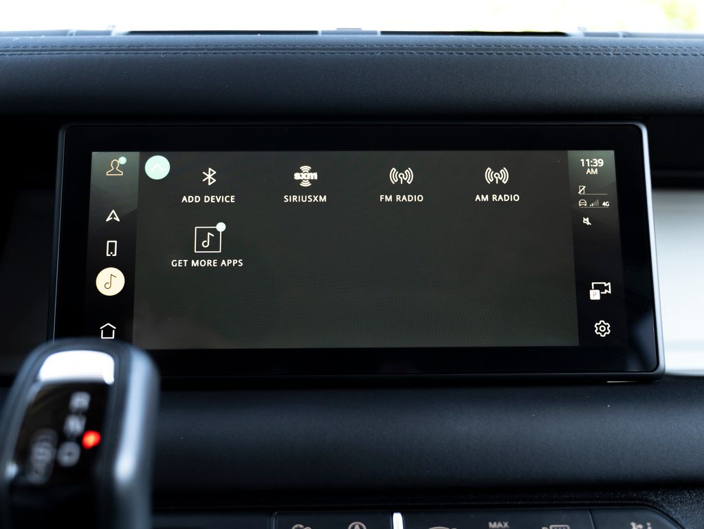 2024 Land Rover Defender 110 S photo 29