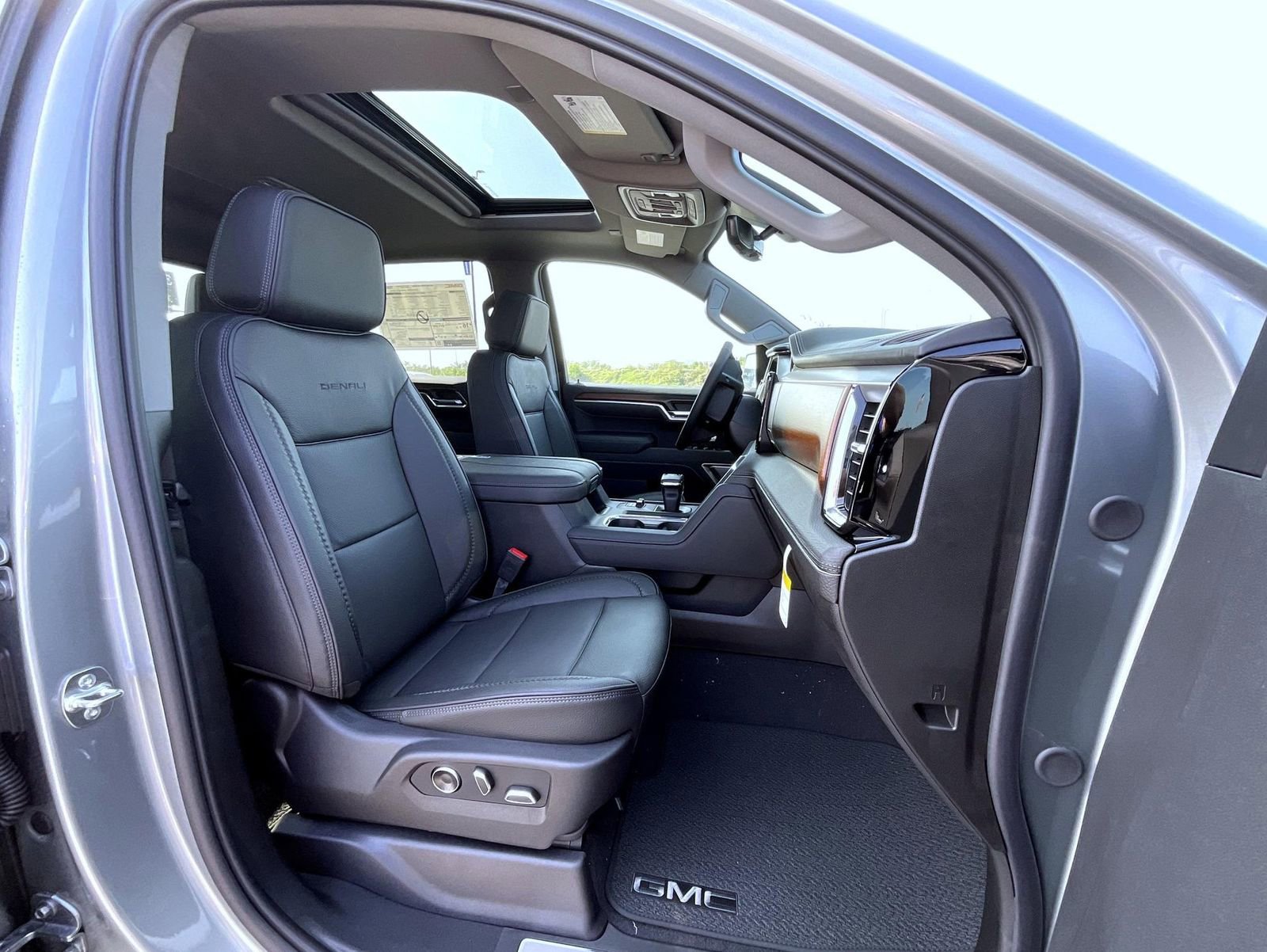 2026 Gmc Sierra 1500 Denali photo 15
