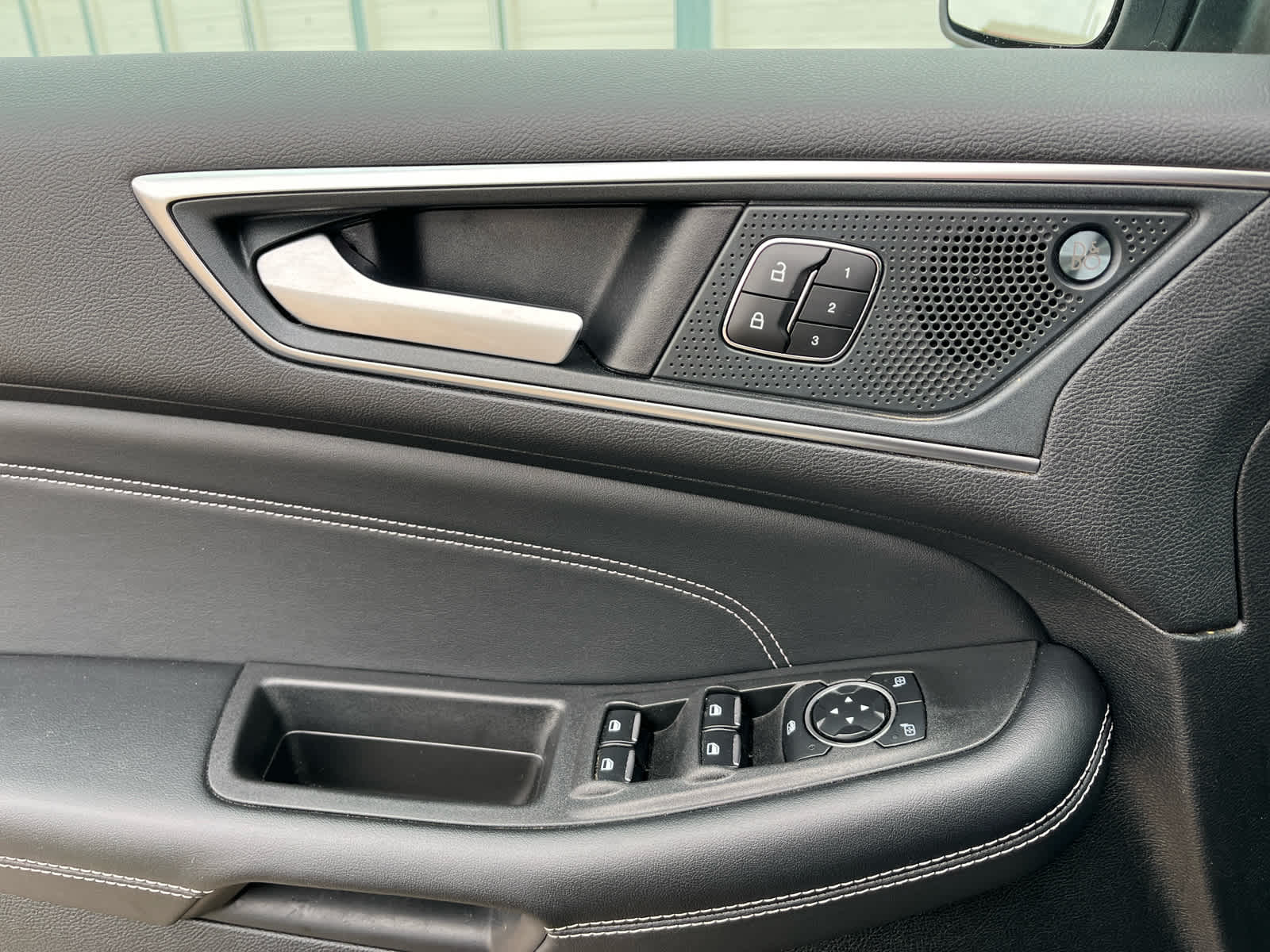 2024 Ford Edge Titanium photo 18