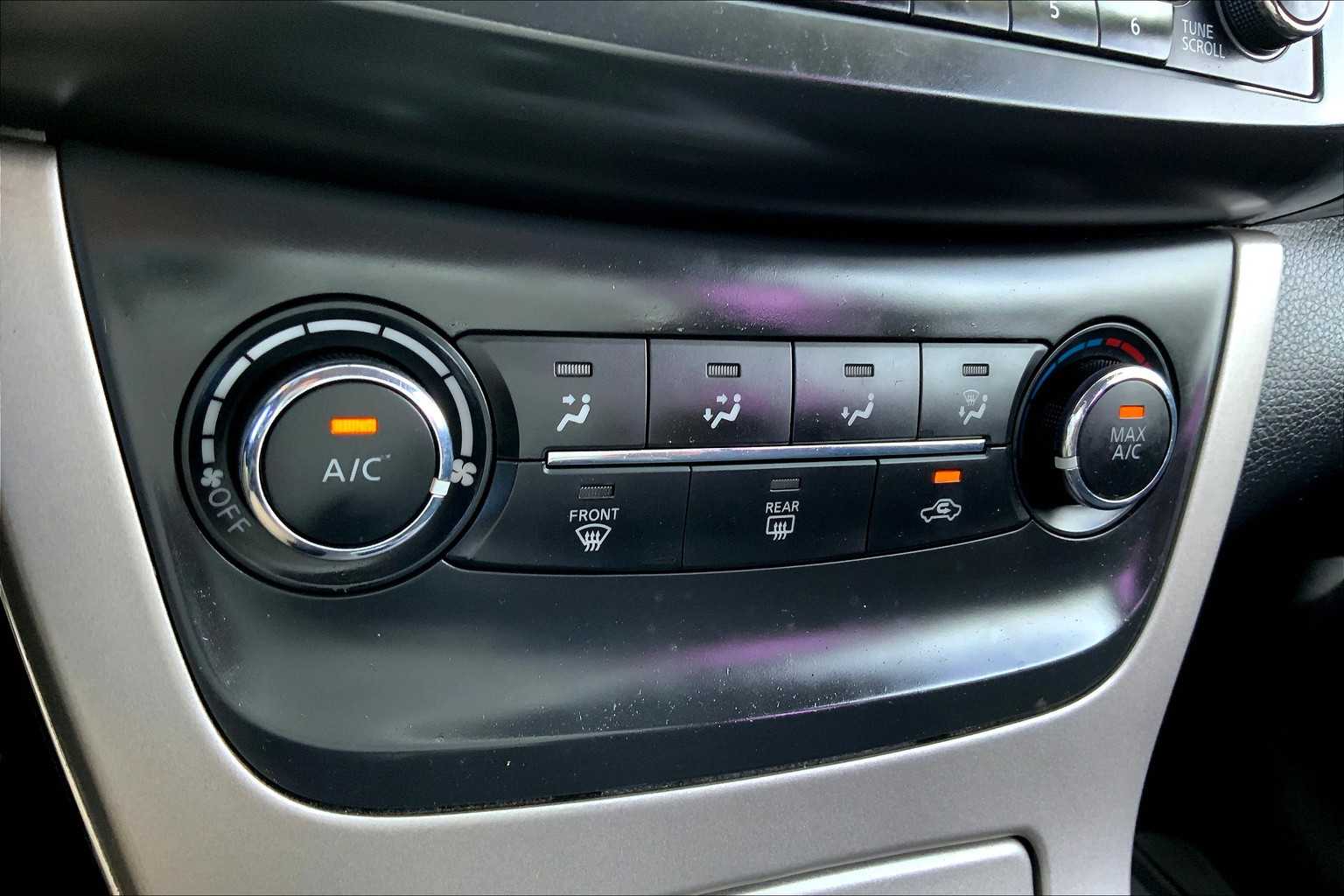 2015 Nissan Sentra SV photo 27