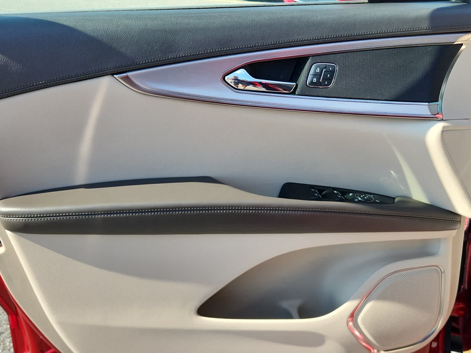 2020 Lincoln Nautilus Standard photo 9