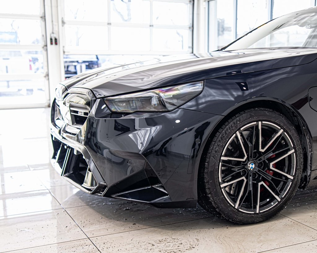 2025 BMW M5 - Image 4