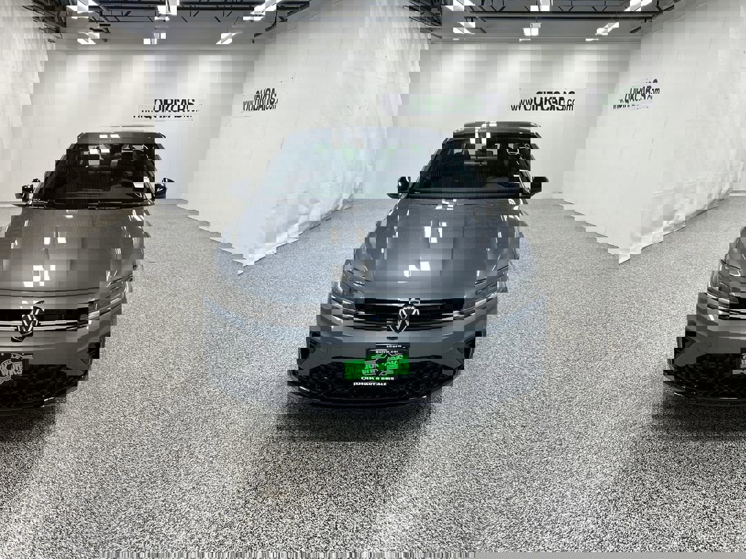 2025 Volkswagen Jetta Sport photo 2