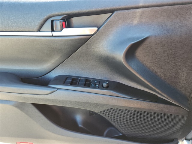 2022 Toyota Camry SE photo 28