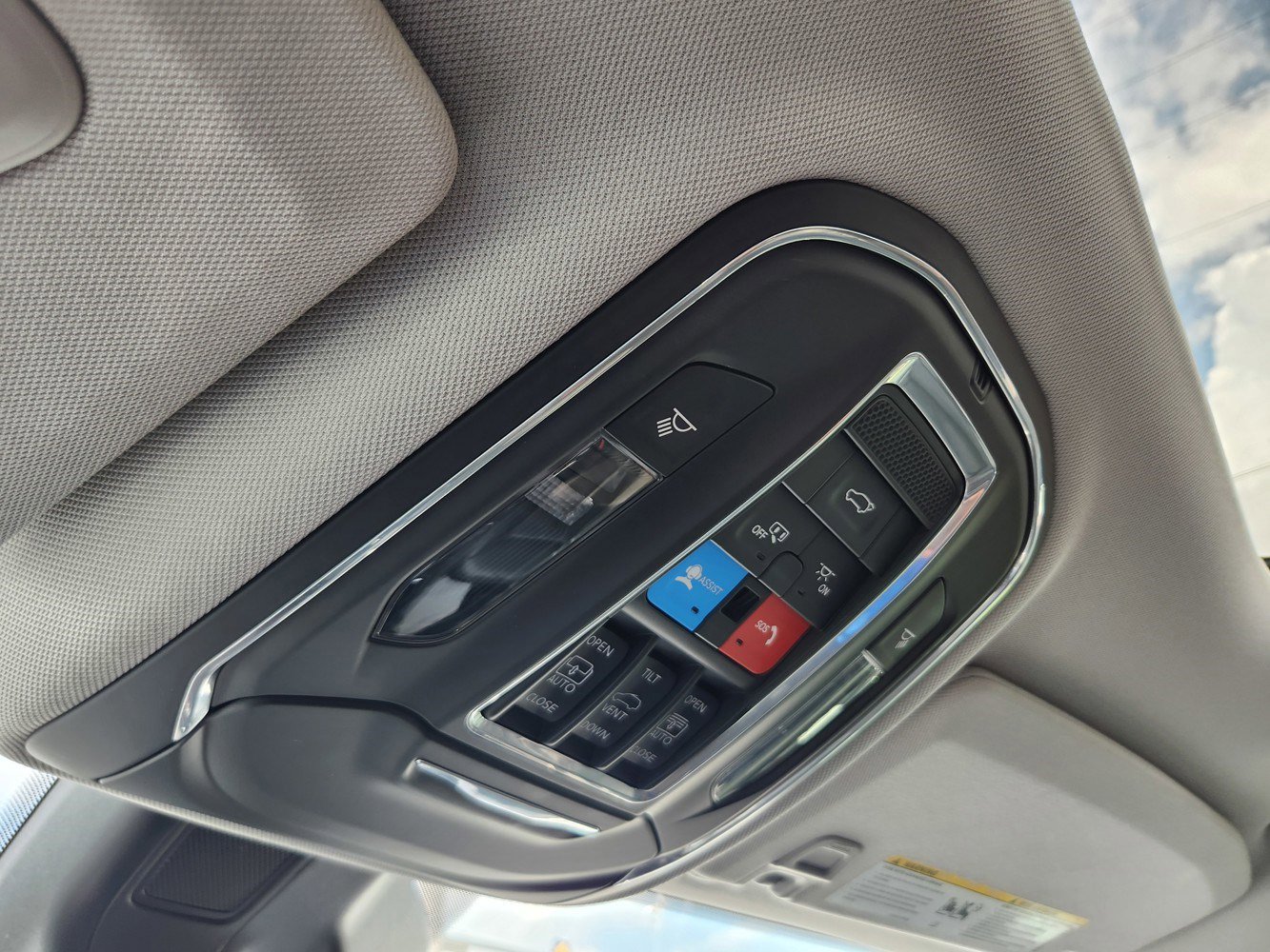 2023 Jeep Cherokee Base photo 17