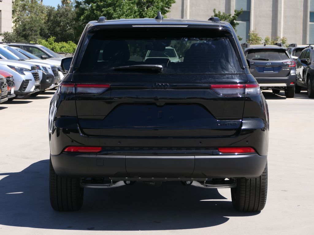 2025 Jeep Grand Cherokee Limited photo 4