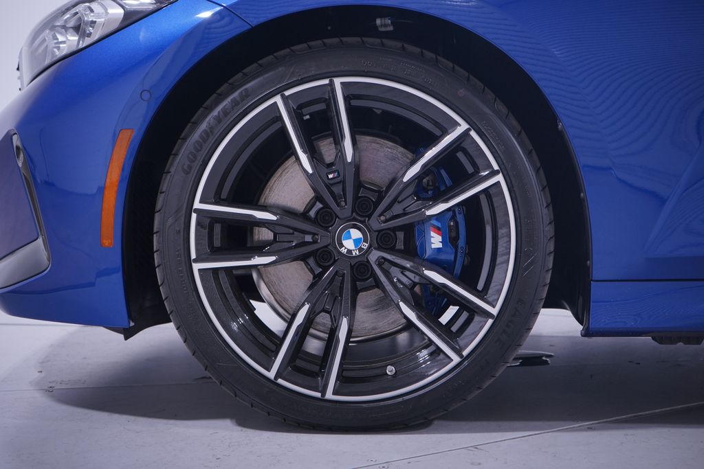 2025 Bmw M340i photo 2