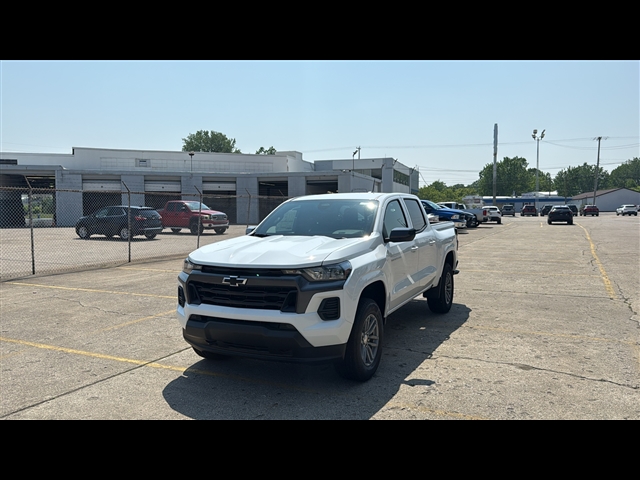 2025 Chevrolet Colorado Work Truck LT photo 3