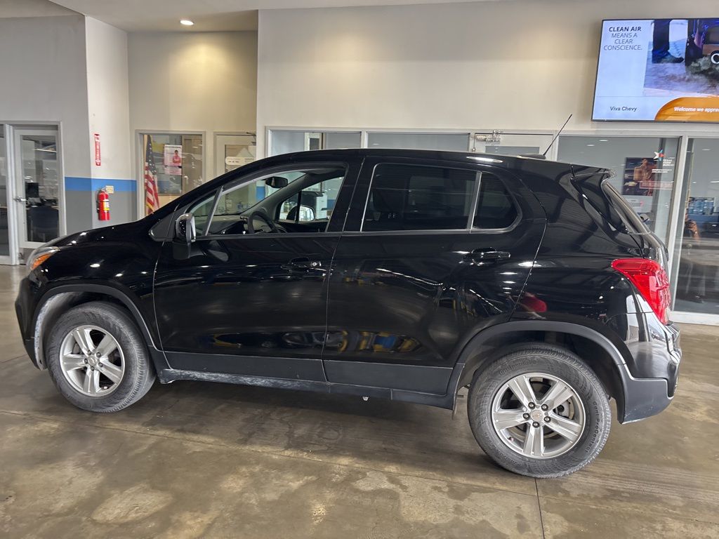 2022 Chevrolet Trax LS photo 13