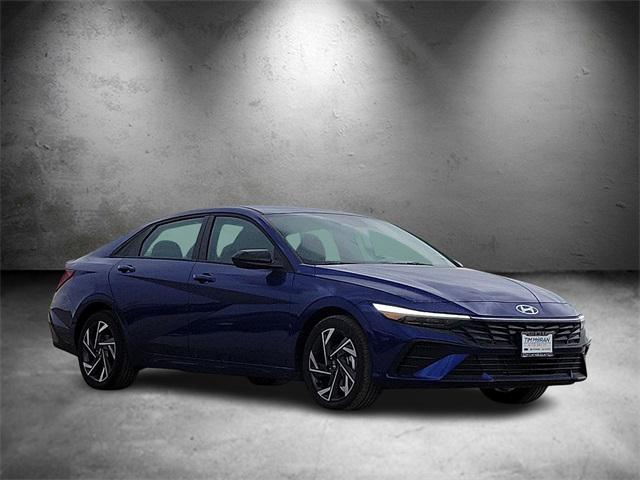 2025 Hyundai Elantra SEL Sport photo 3