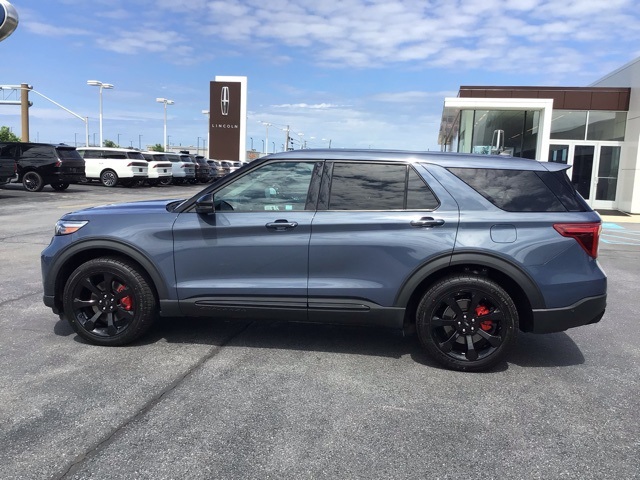 2021 Ford Explorer ST photo 3