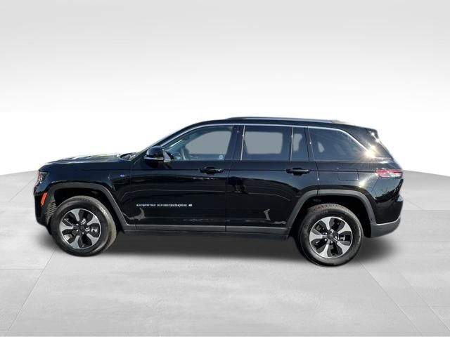 2023 Jeep Cherokee 4xe photo 2