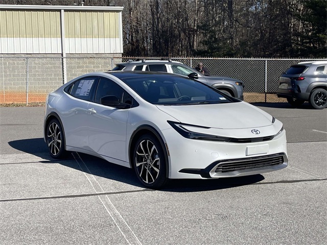 2026 Toyota Prius XSE's photo