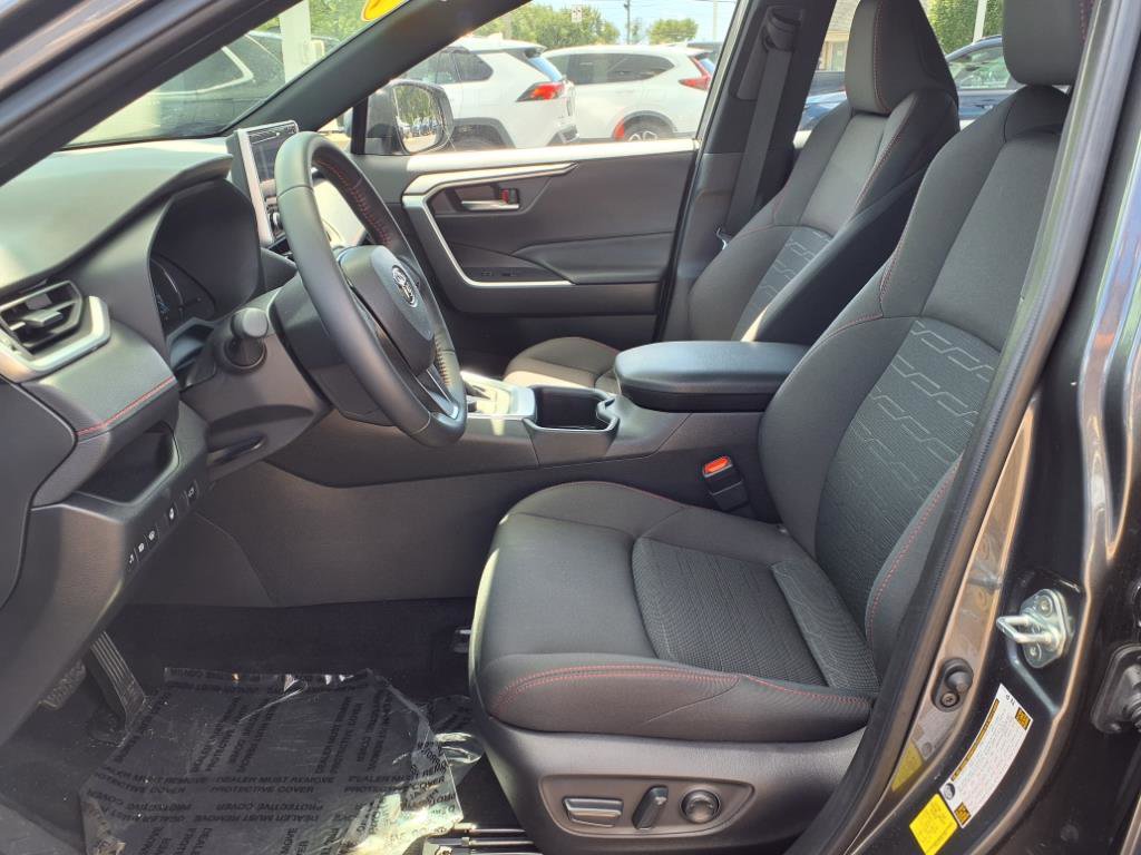 2024 Toyota RAV4 Prime SE photo 4
