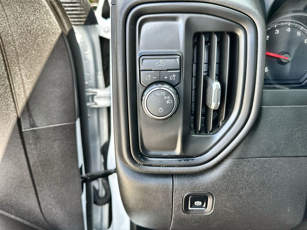 2024 Chevrolet Silverado 1500 photo 18