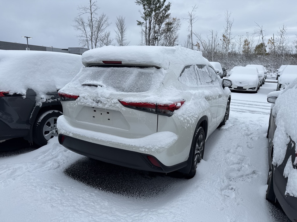 2020 Toyota Highlander XLE photo 2
