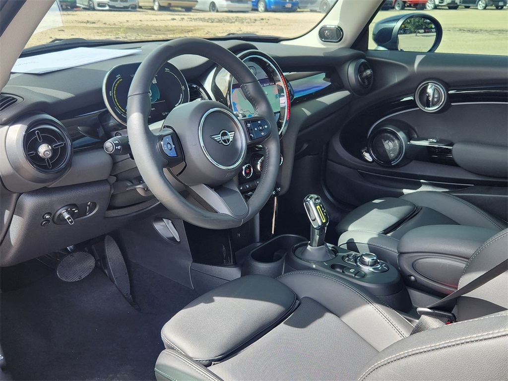 2024 Mini Cooper 2 Door Hardtop SE photo 7
