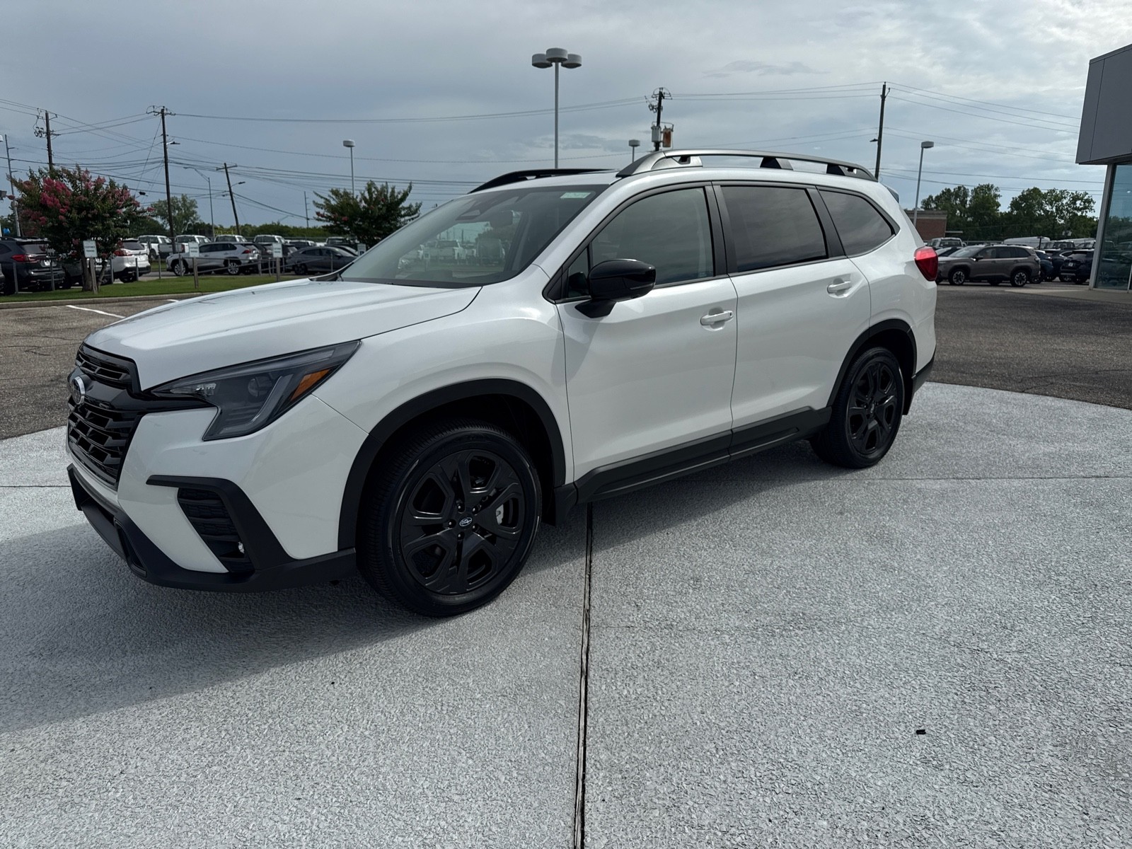2025 Subaru Ascent Onyx Edition Touring photo 2
